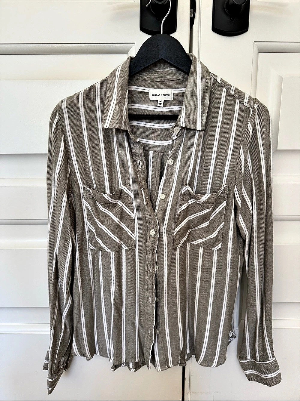 Thread & Supply in Brown & White Size Medium
